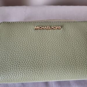 Michael Kors flat phone case wallet wristlet